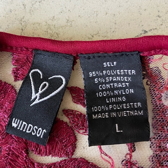 Windsor Burgundy Red Evening Formal Dress Floral Lace - Picture 7 of 7